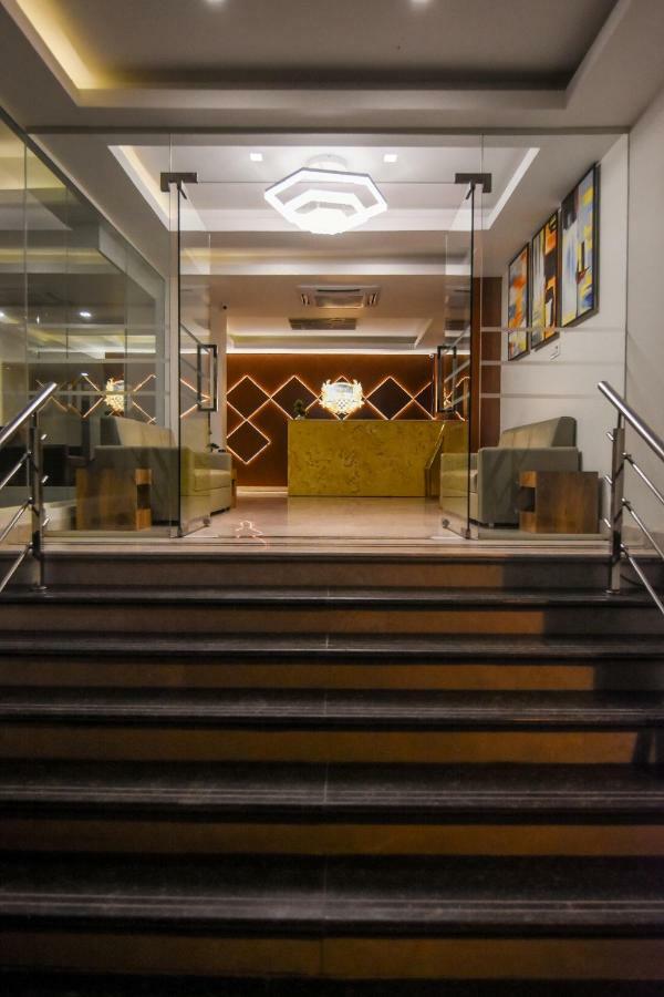 העיר בנגלור Kensington Suites מראה חיצוני תמונה
